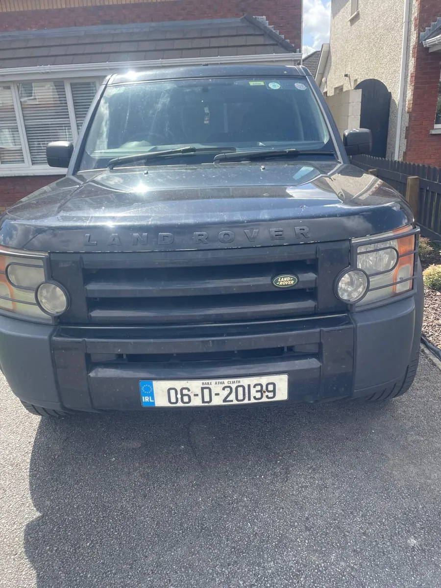 Land Rover Discovery 3 - Image 2