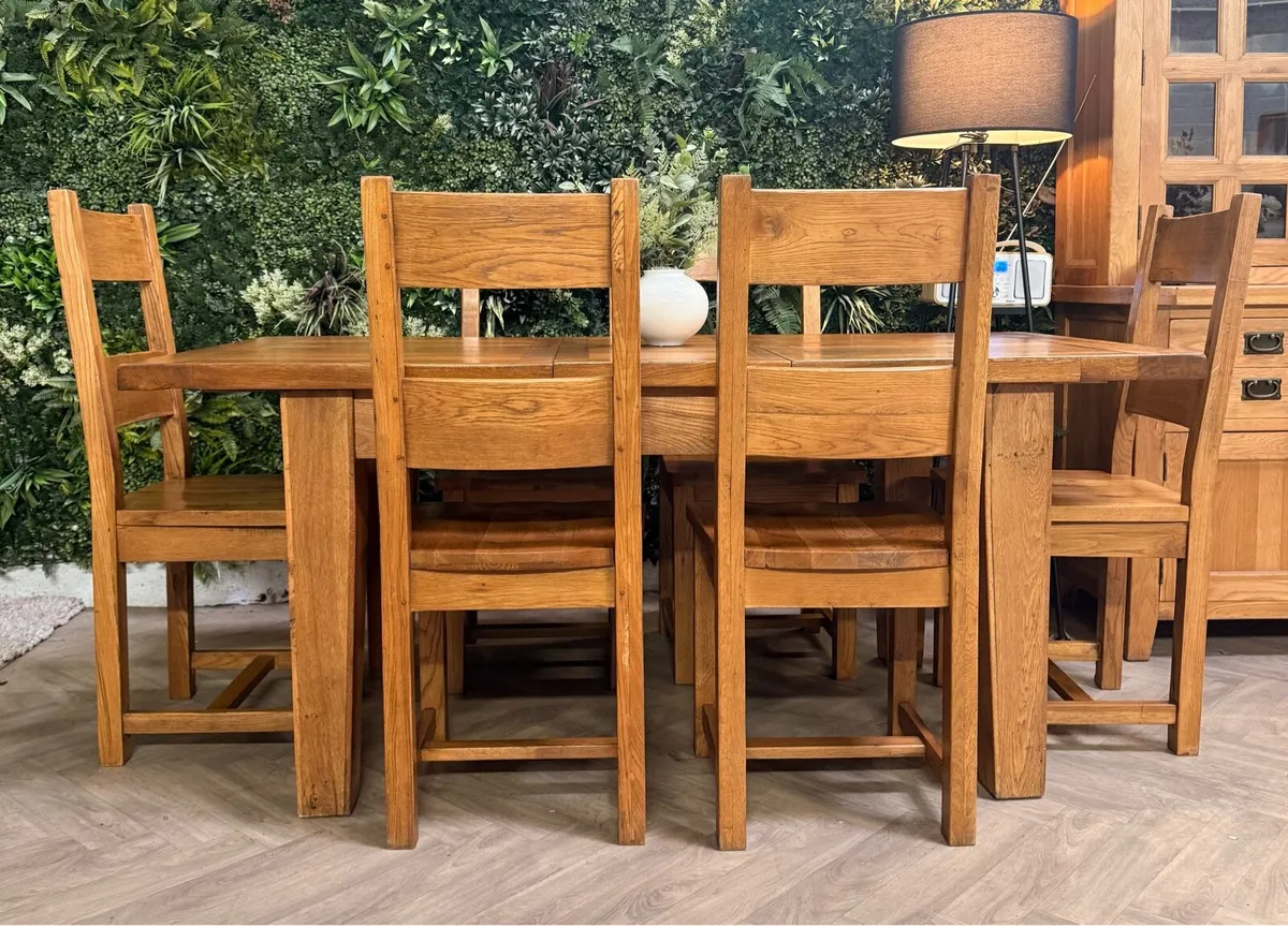 Extending oak kitchen table & 6 chairs - Image 2