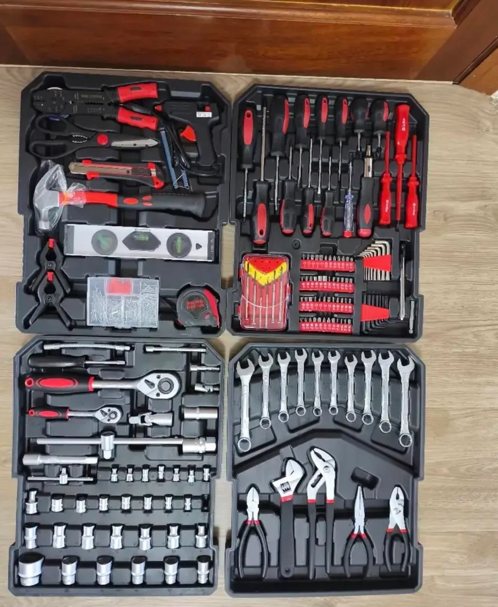 Toolbox full of tools - Image 1