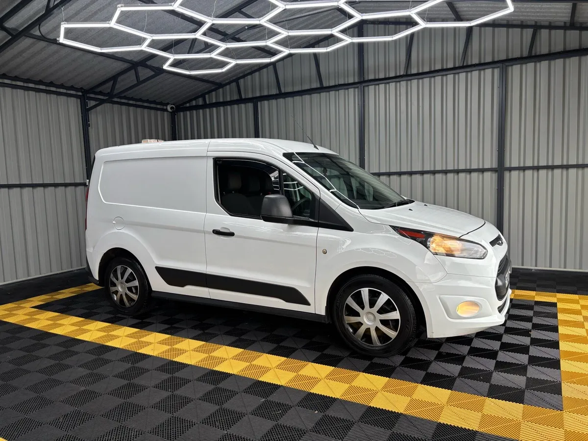 Ford Transit Connect Trend 2017 3 Seat - Image 2