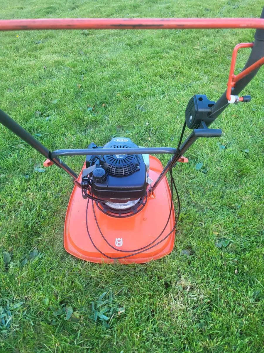Petrol hover mower - Image 4