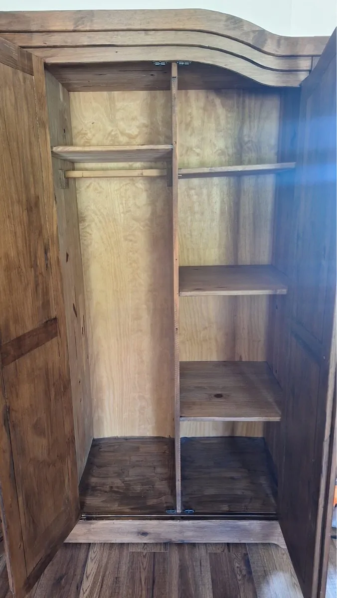 Wardrobe - Image 4