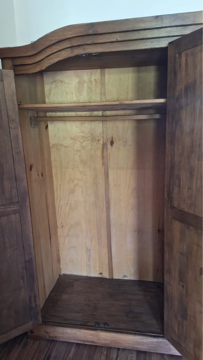 Wardrobe - Image 3