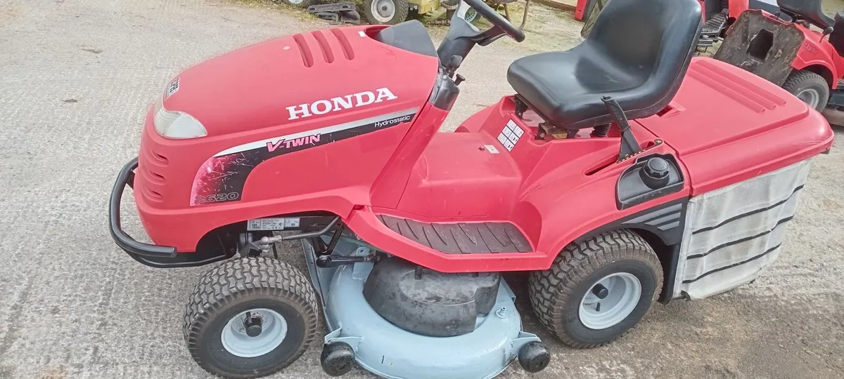 Honda tractor mower - Image 2
