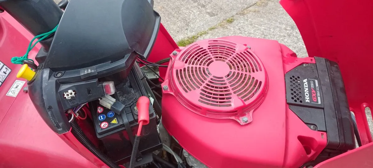 Honda tractor mower - Image 3