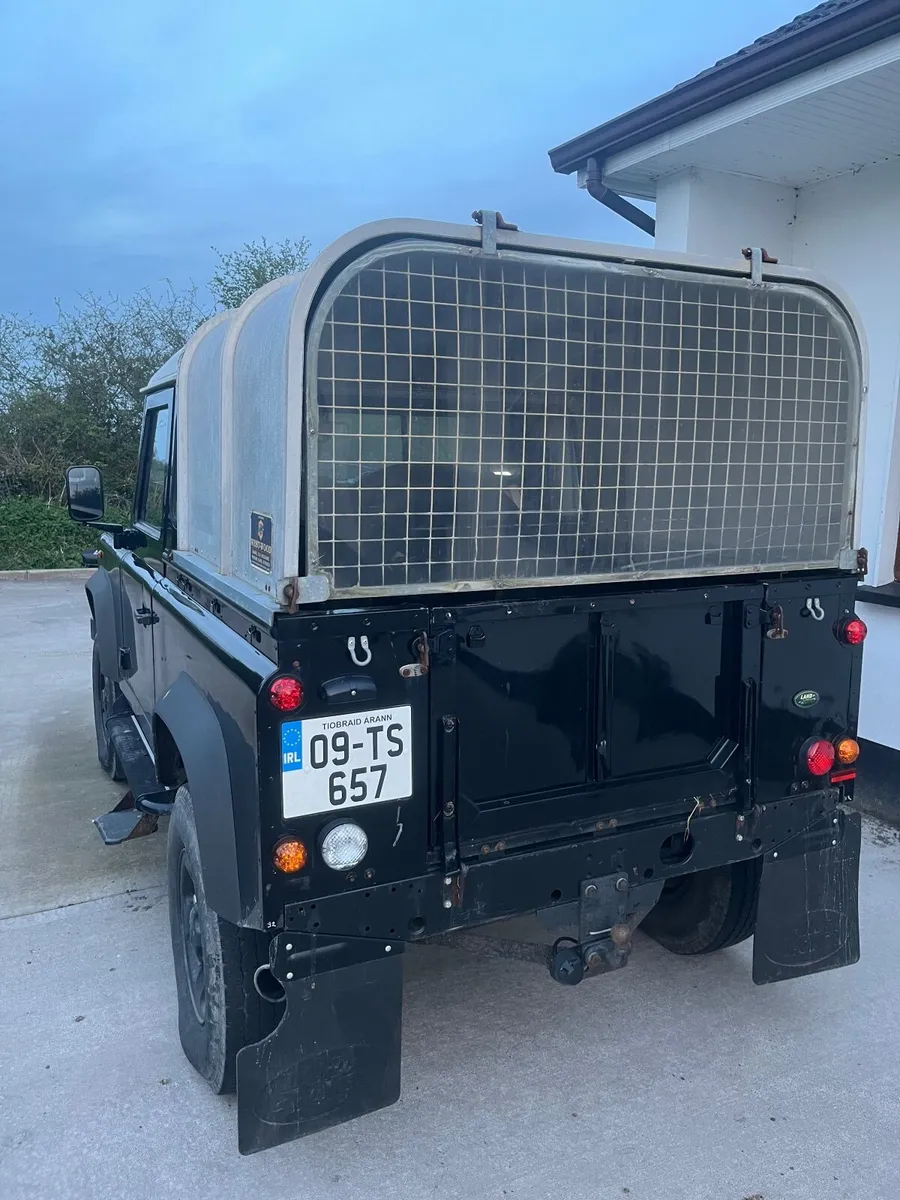 Land Rover Defender 2009 - Image 3