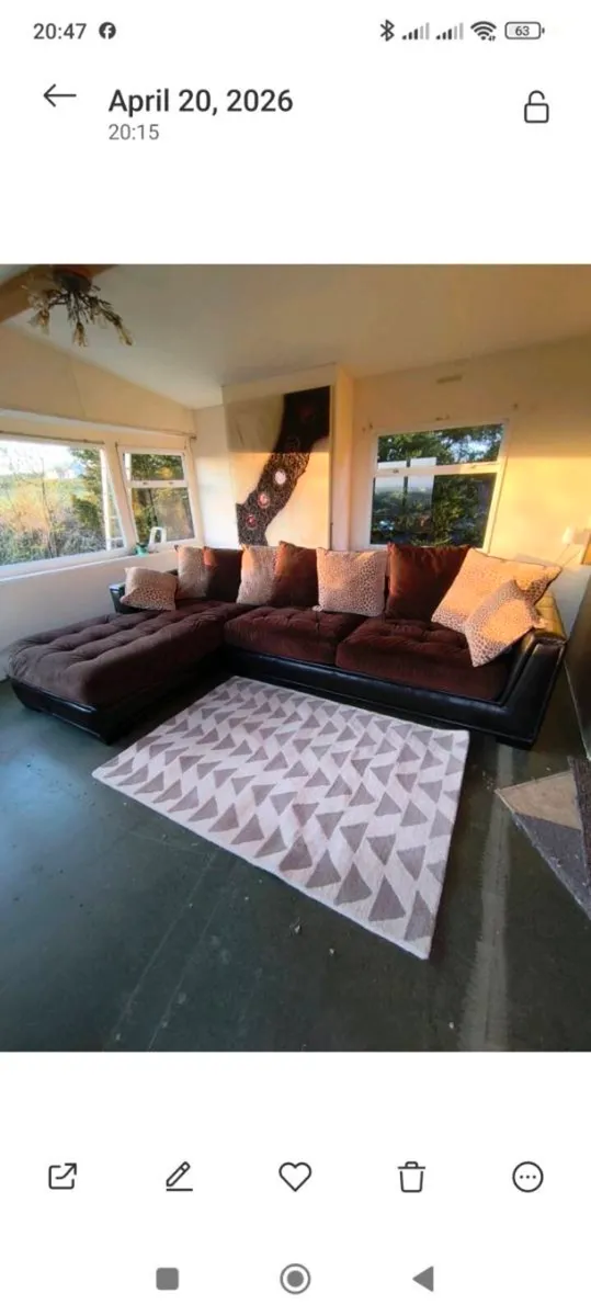 Beautiful like new corner suite, need gone - Image 1