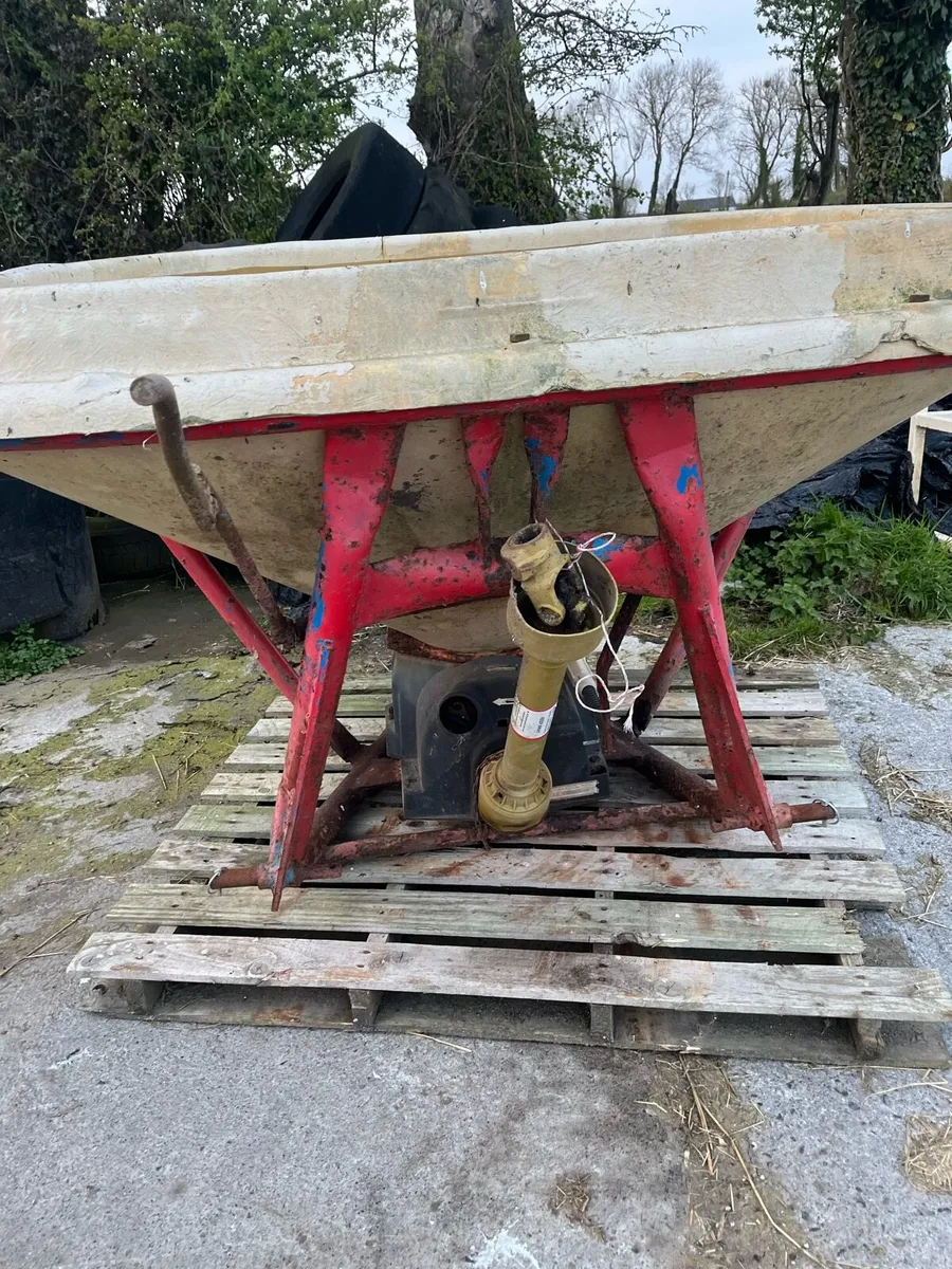Fertiliser spreader - Image 2