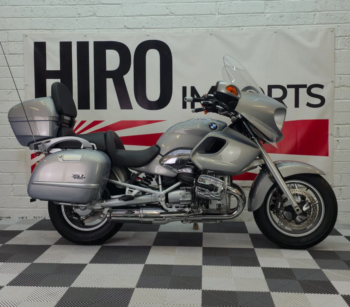 2003 BMW R1200CL Luxury Cruiser - Image 1