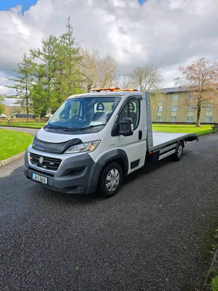 2016 recovery truck - Image 1