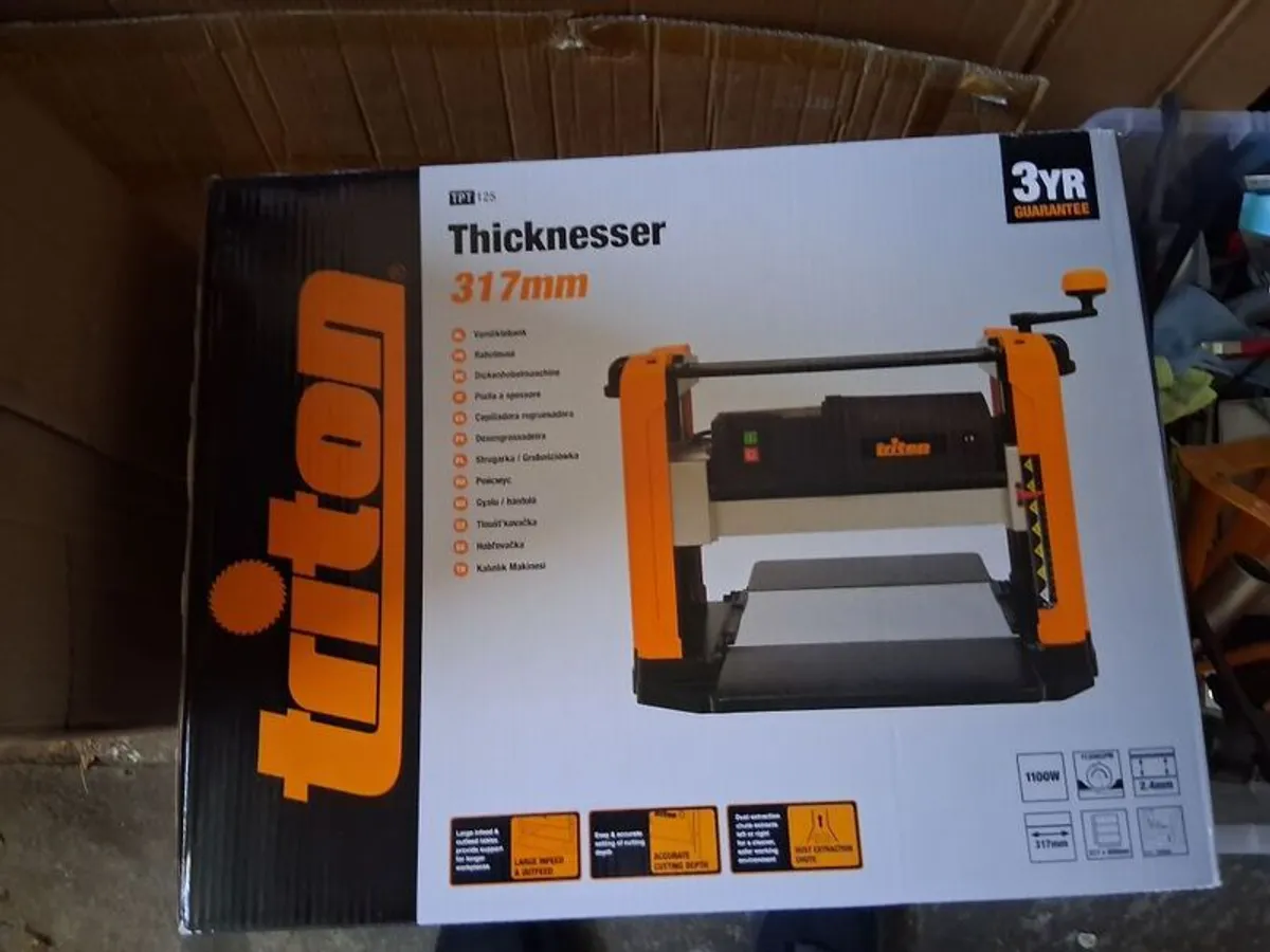 Triton  Planer Thicknesser TPT125 317mm 1100W 230V - Image 2