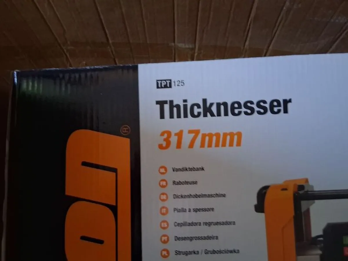 Triton  Planer Thicknesser TPT125 317mm 1100W 230V - Image 3