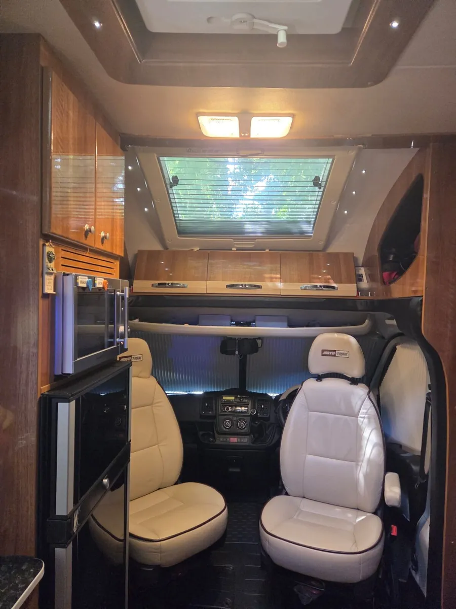 151 PEUGEOT MOTO-TREK MOTORHOME - Image 4