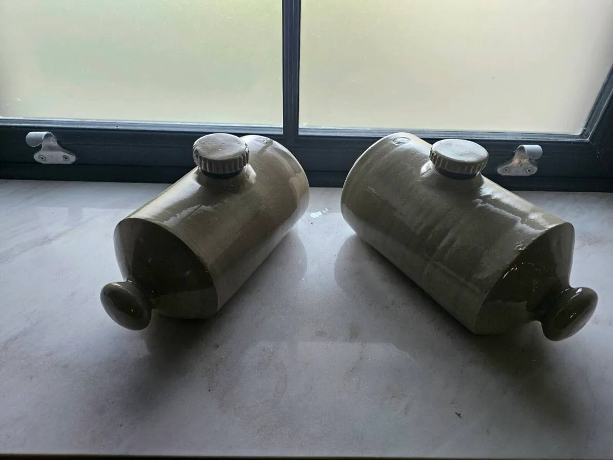 Vintage stoneware hot water bottle - Image 3