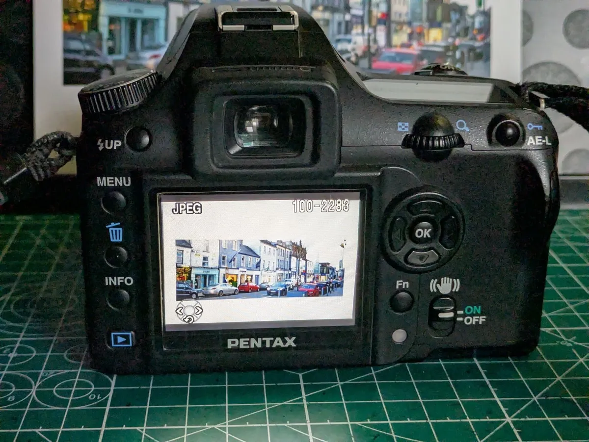 Pentax K100D Super,   CCD🌈💥 sensor DSLR camera - Image 2