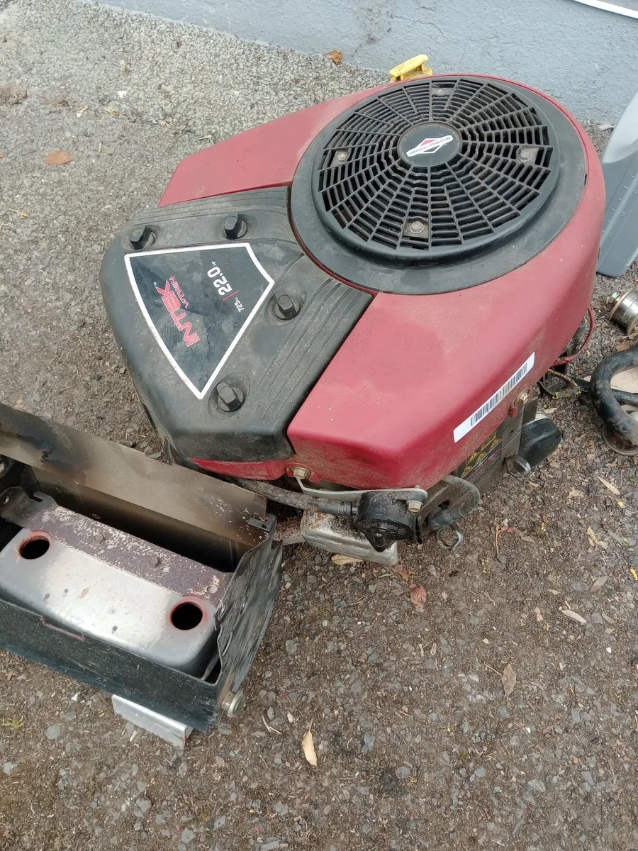 Lawnmower engine - Image 2