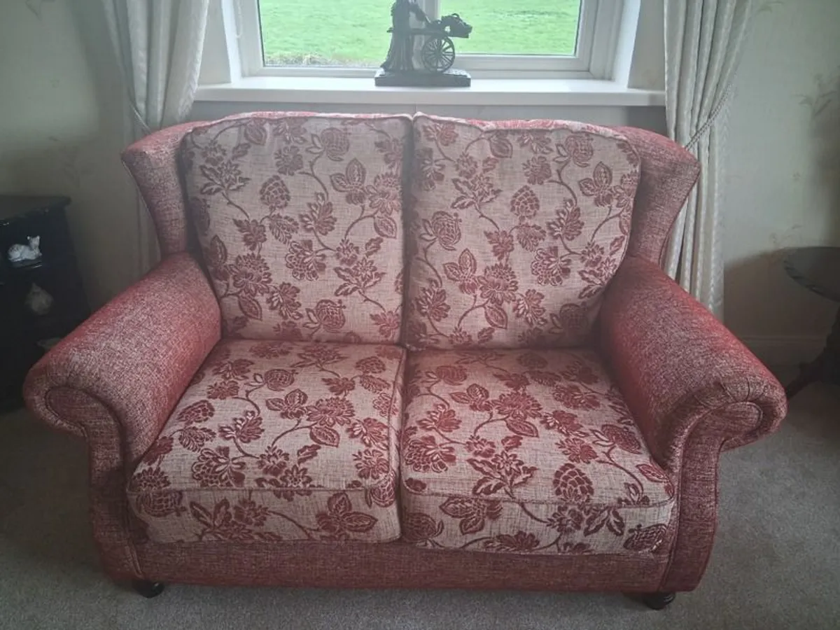 2 2 1 suite of furniture - Image 1