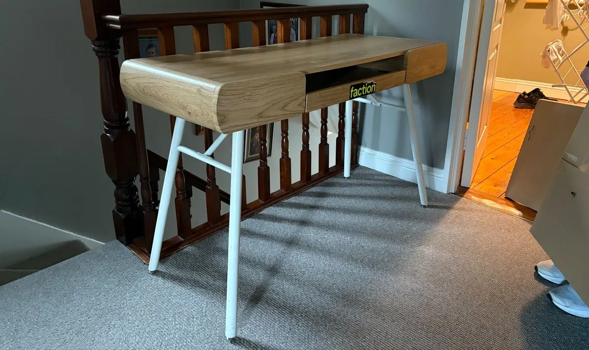 desk for sale - Image 3