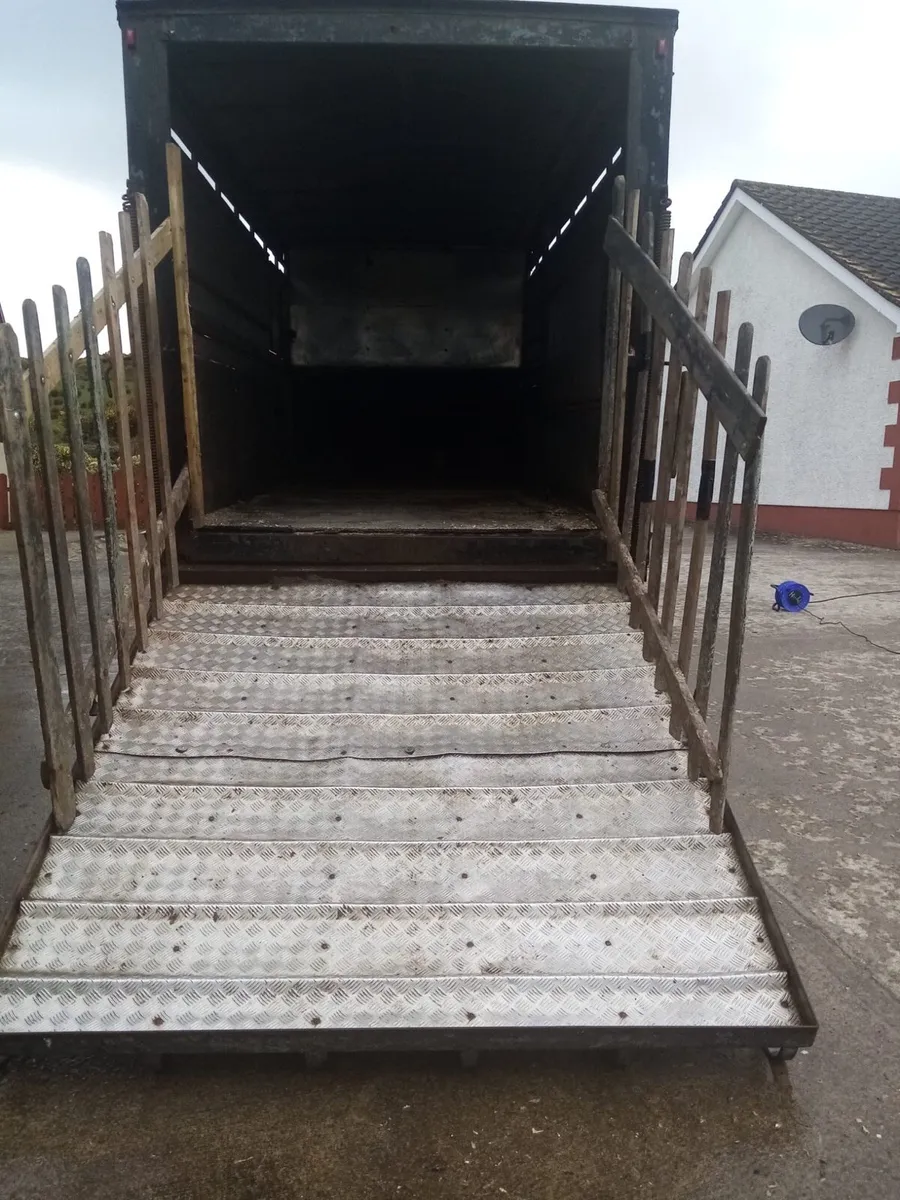 Horse / Cattle lorry - Image 4