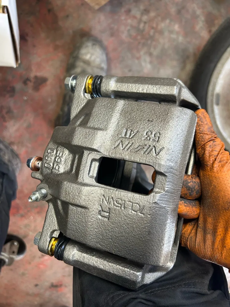 Honda Civic EK9 Calipers and Carriers - Image 2