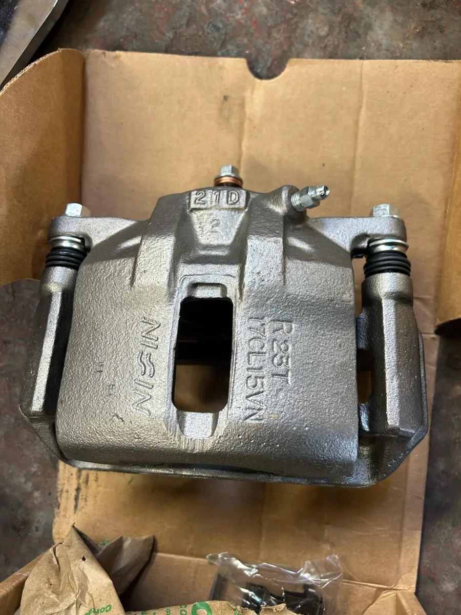 Honda Civic EK9 Calipers and Carriers - Image 3