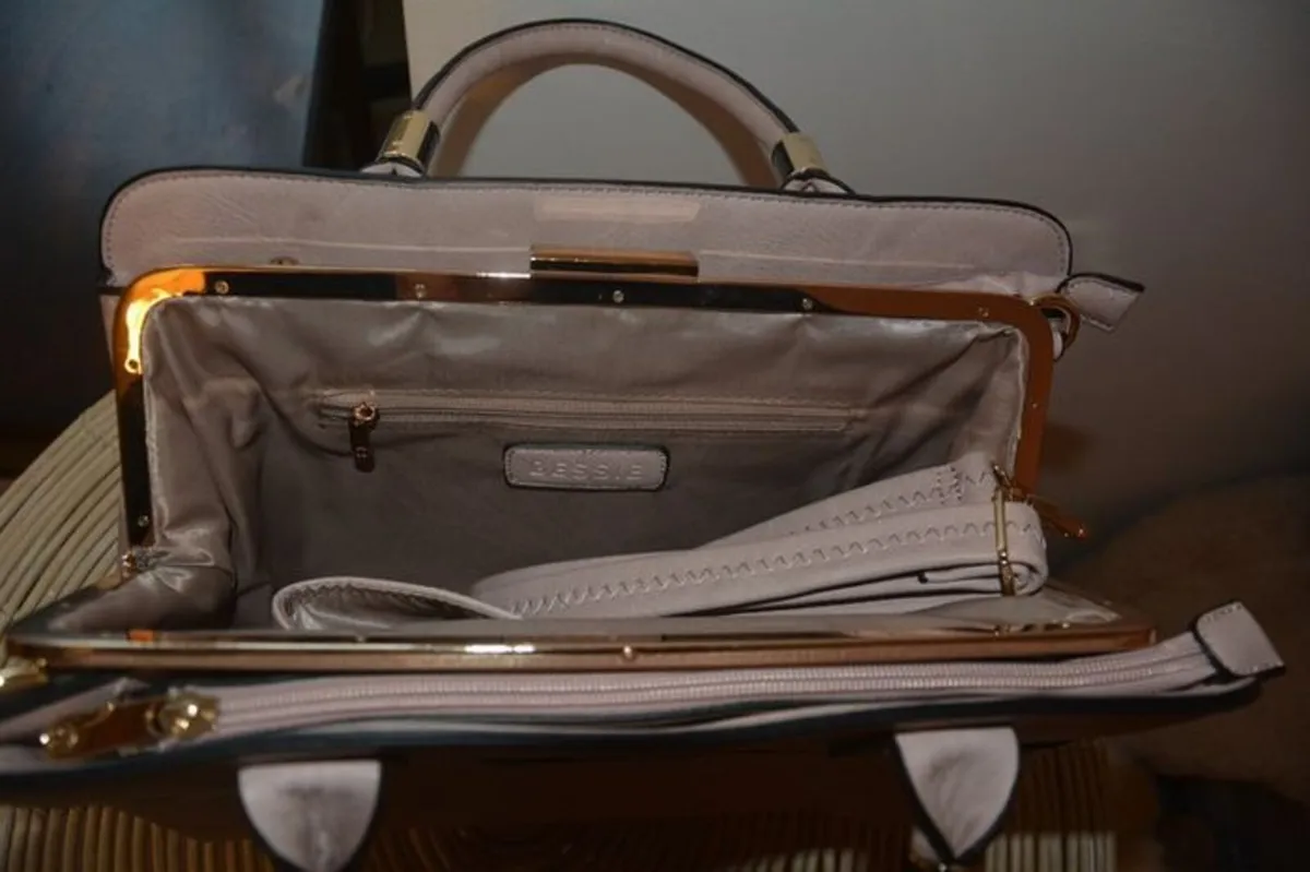 Bessie women's handbag new - Image 4