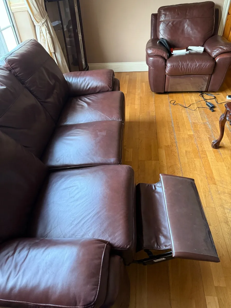 Three leather recliner suite - Image 3