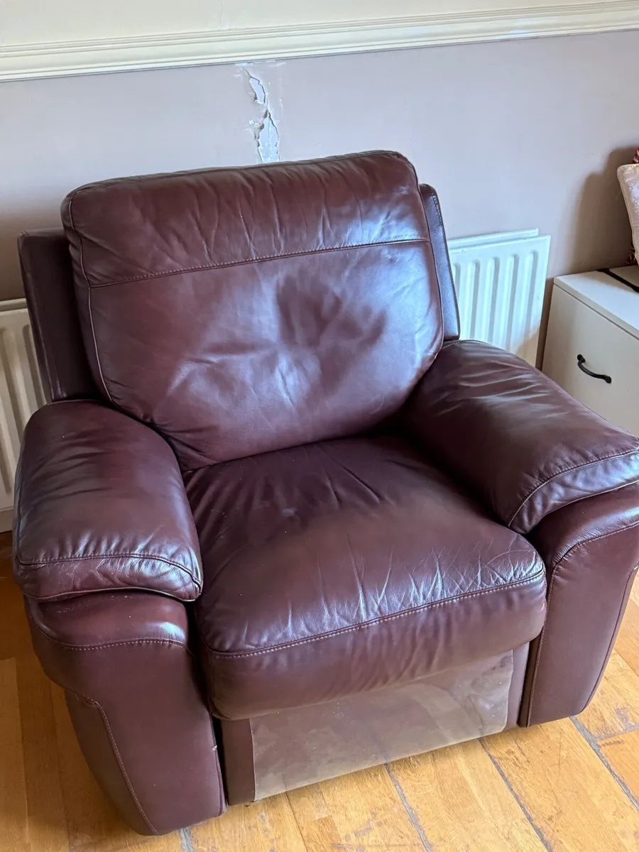 Three leather recliner suite - Image 2
