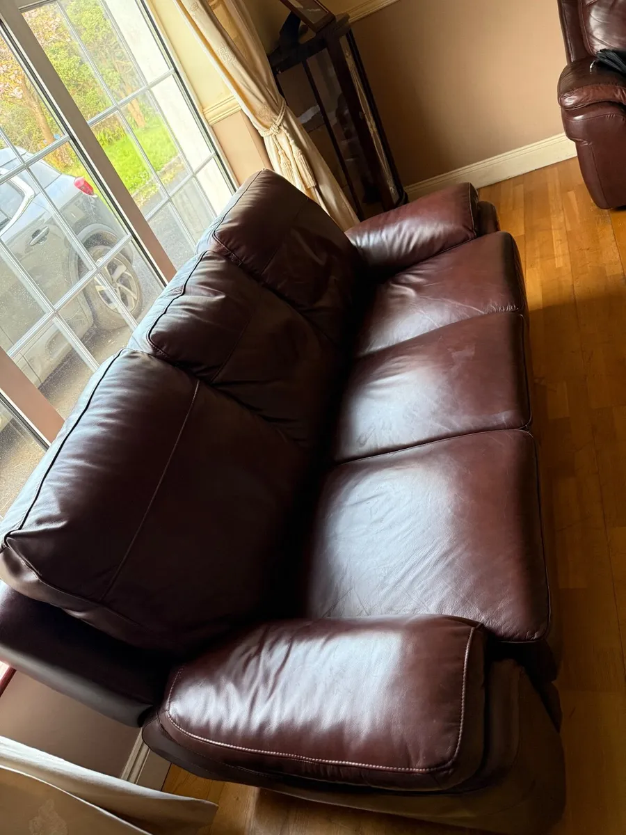 Three leather recliner suite - Image 4