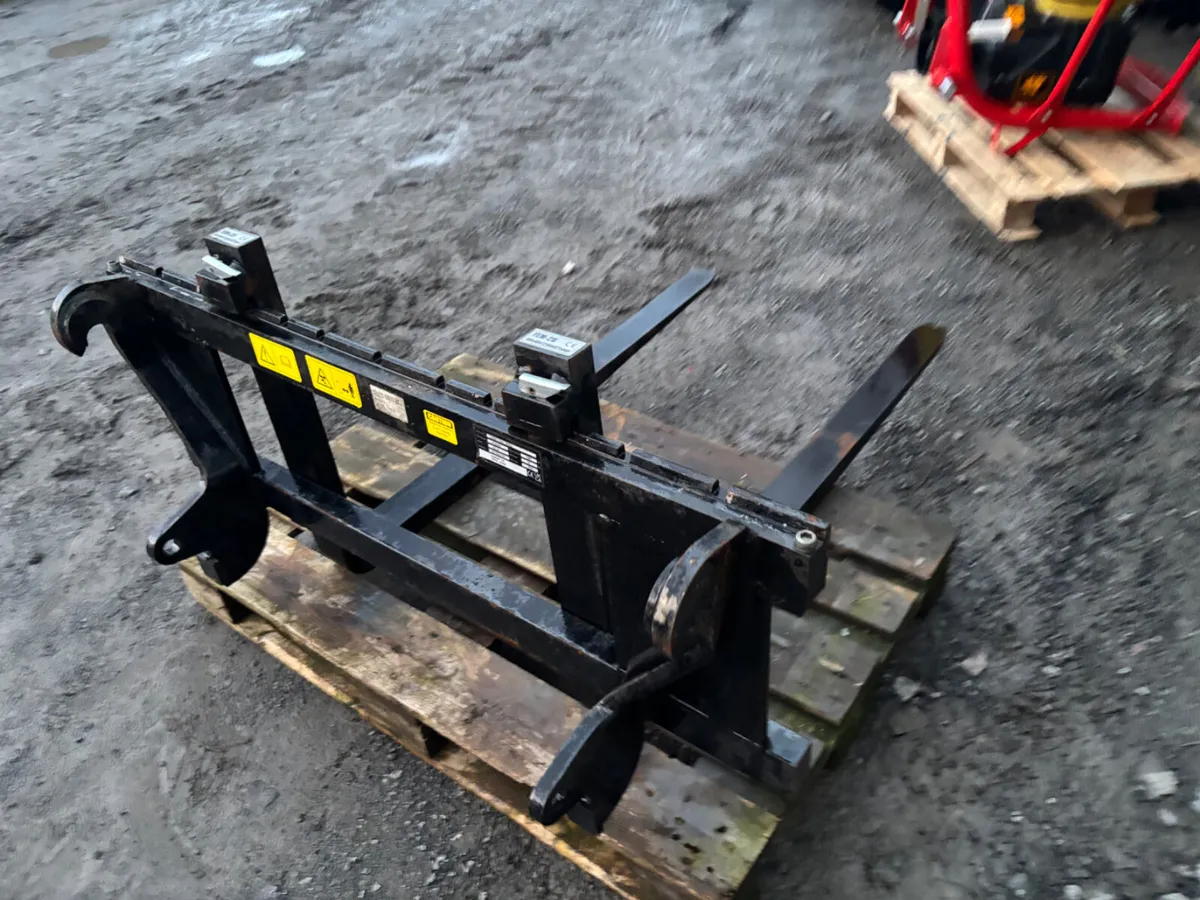 New 1.5 Ton Pallet Forks - Image 1