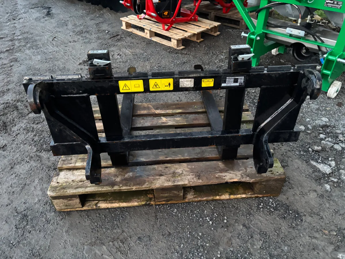New 1.5 Ton Pallet Forks - Image 4