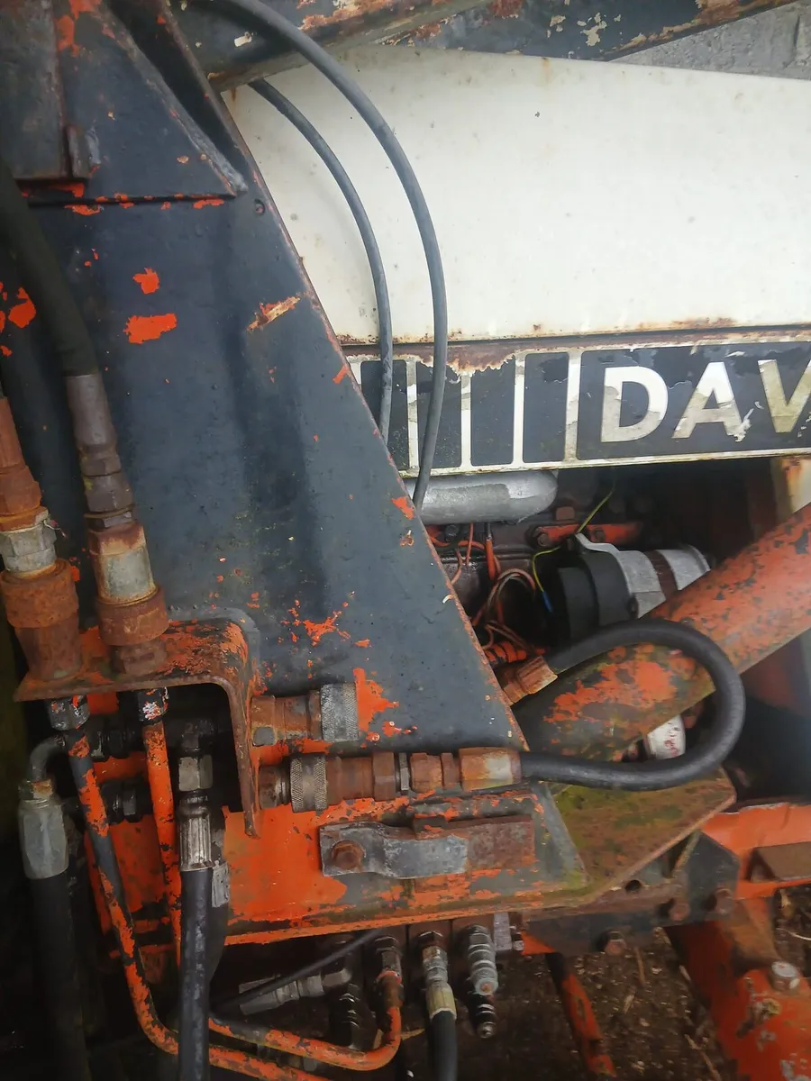 David Brown front loader - Image 3
