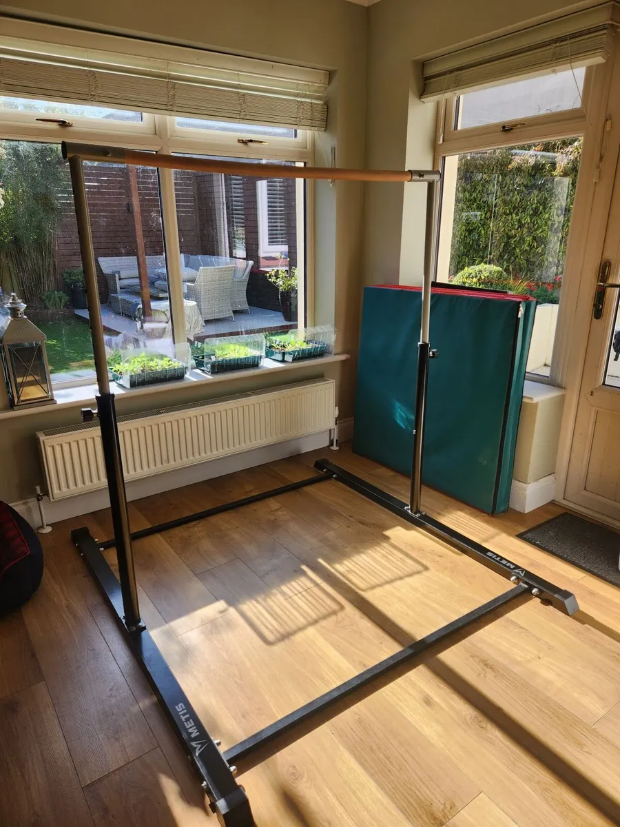 Gymnastics bar - Image 1