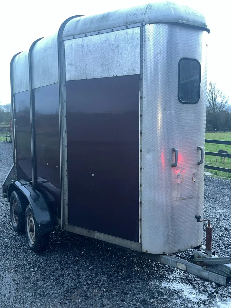 Horse box - Image 2
