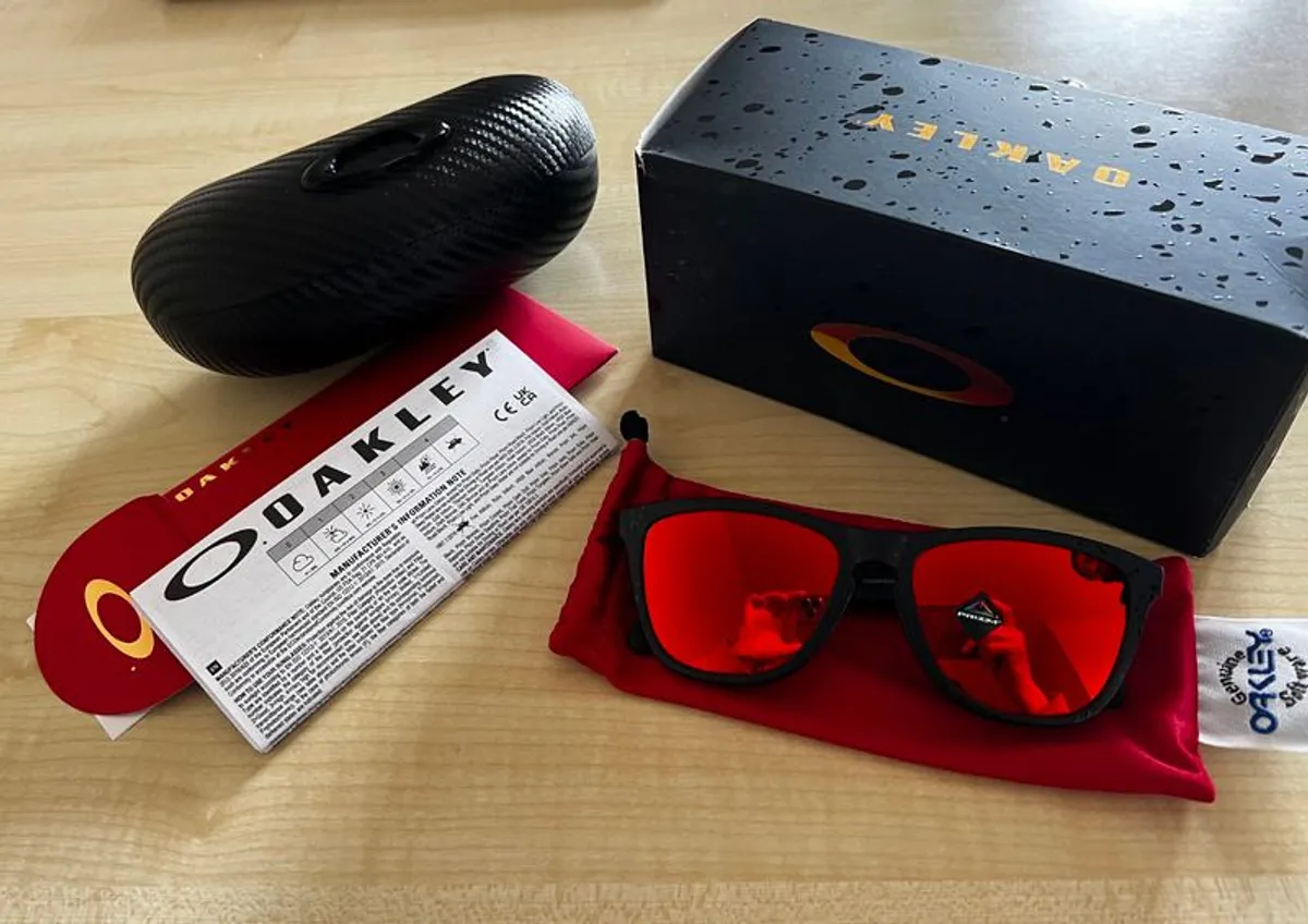 Oakley sunglass - Frogskin - Image 1