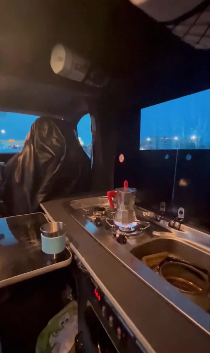 Opel Vivaro Camper Van 2003 - Image 4