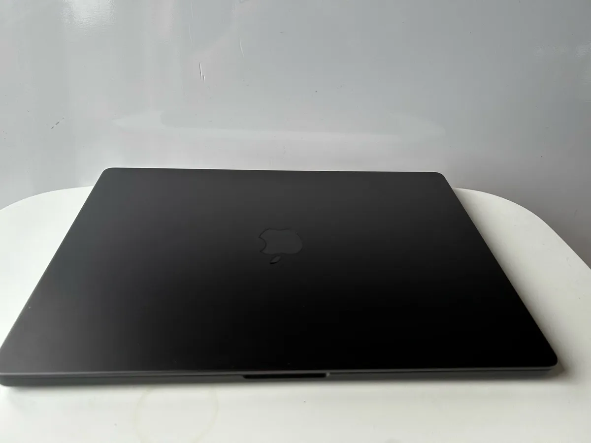 MacBook Pro M3 16” Pro chip - Image 2