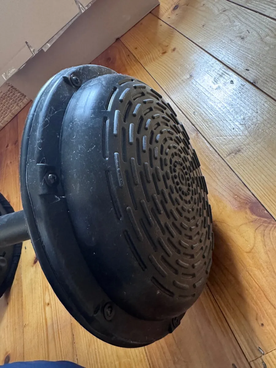 Ergonomic balance chair / wobble stool - Image 2