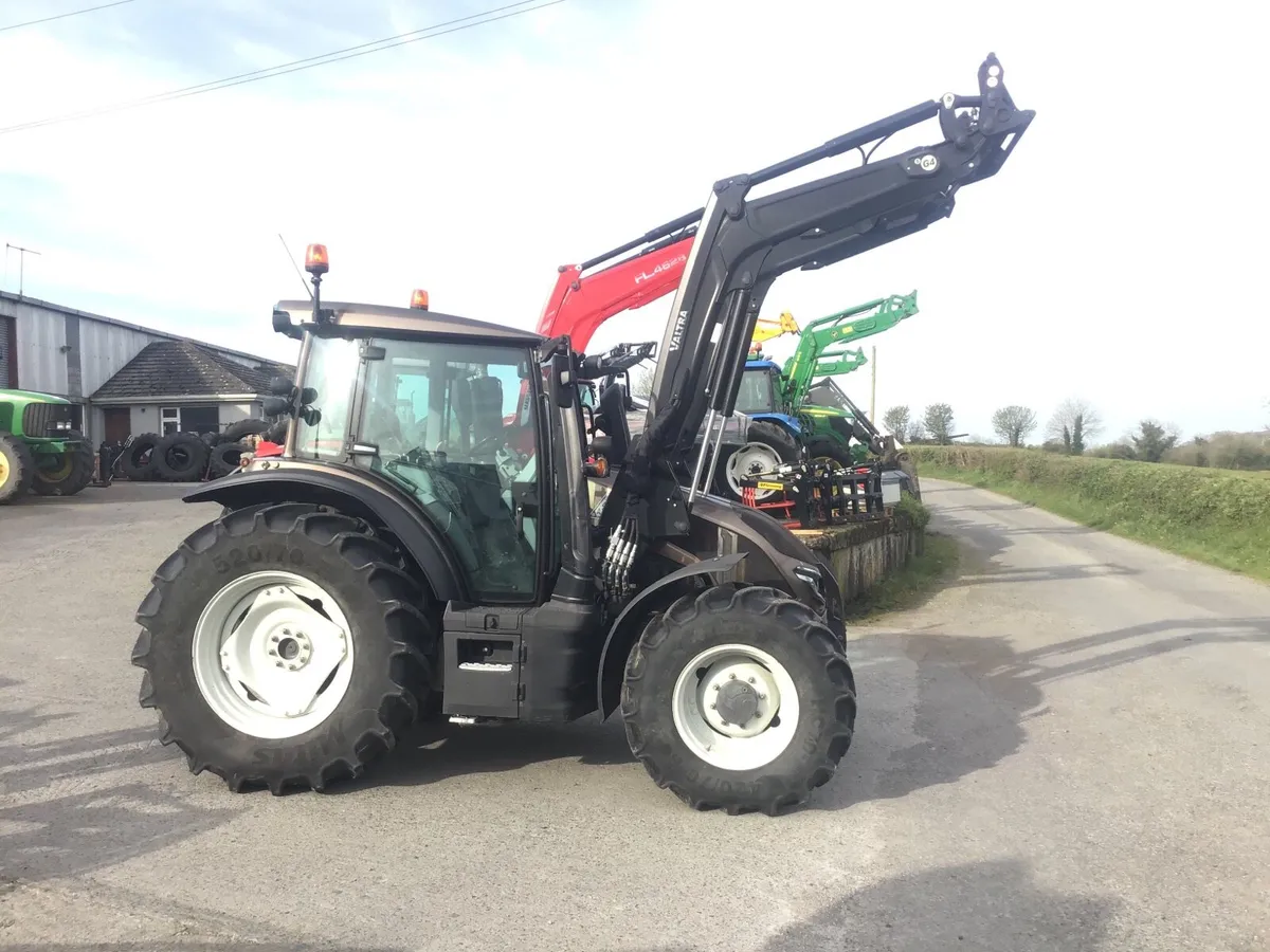 Valtra G115 with Loader - Image 2