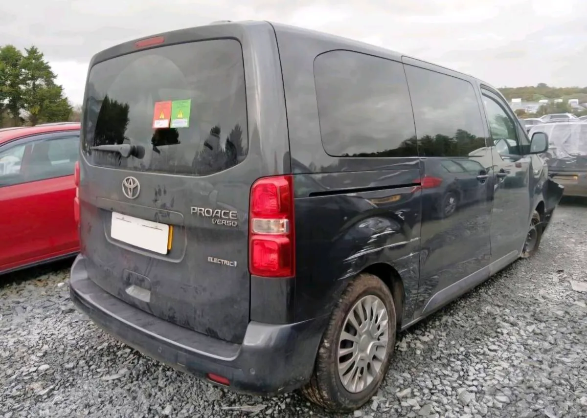 2025 Toyota Proace Verso BREAKING PARTS SPARES - Image 2