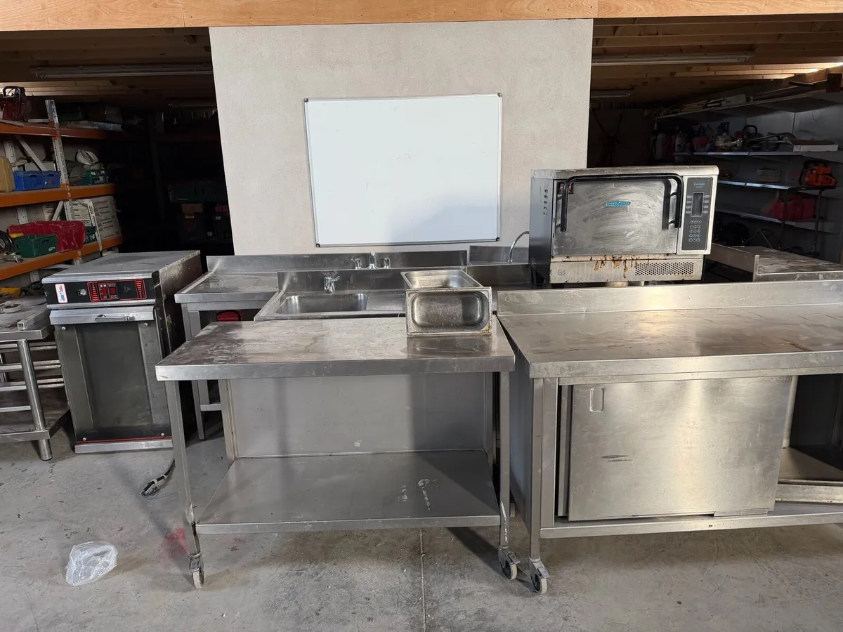 Kitchen equipment - Image 1