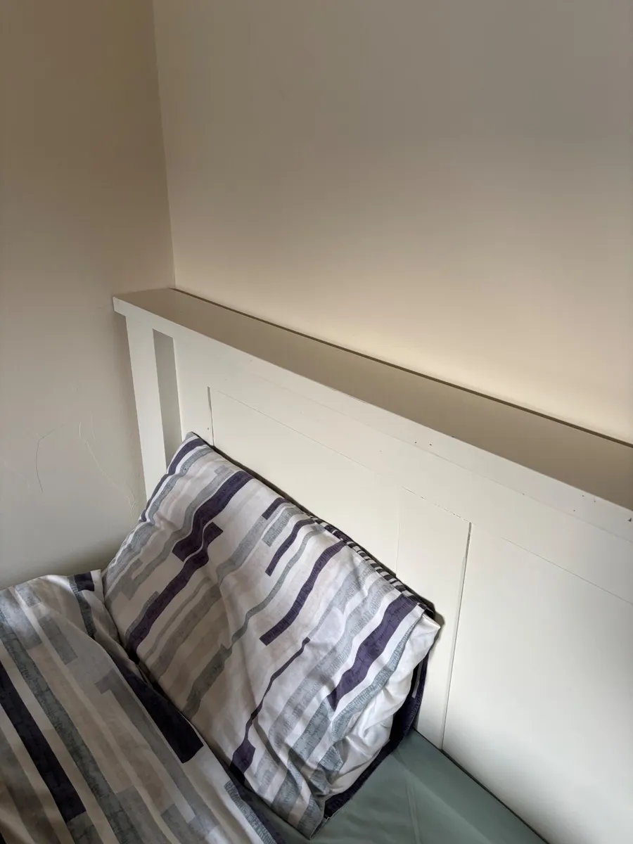 King size bed - Image 3