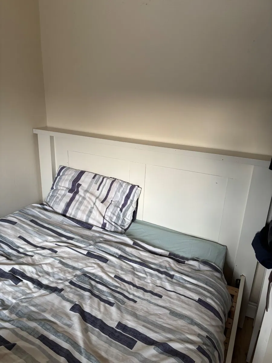 King size bed - Image 4