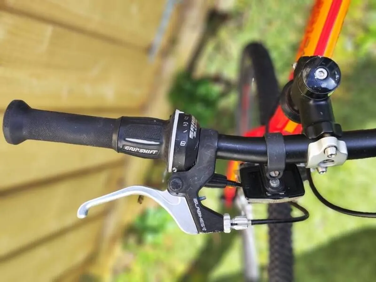 Isla Bike Benin 24 - Excellent condition. Reduced - Image 3