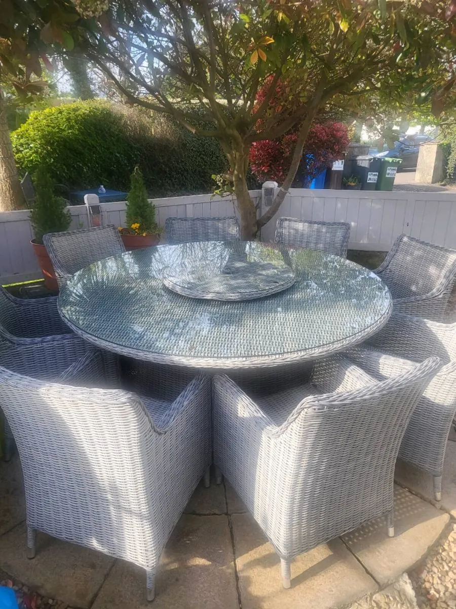 Large garden table and 8 chairs - Image 3