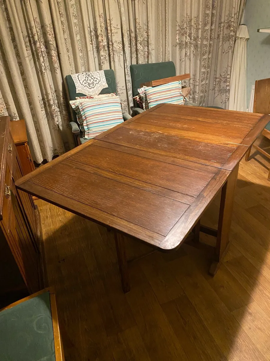 Vantage table - Image 1