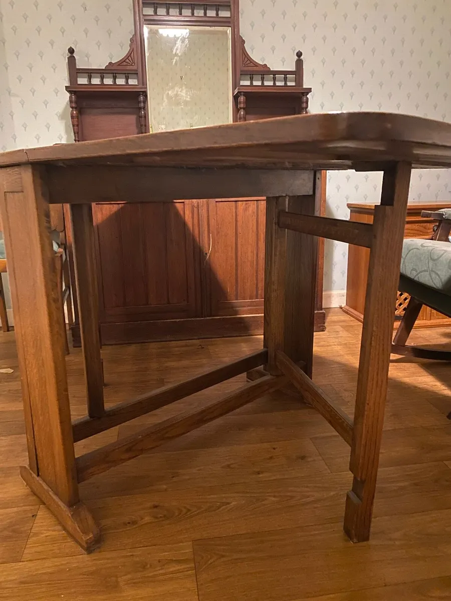 Vantage table - Image 3