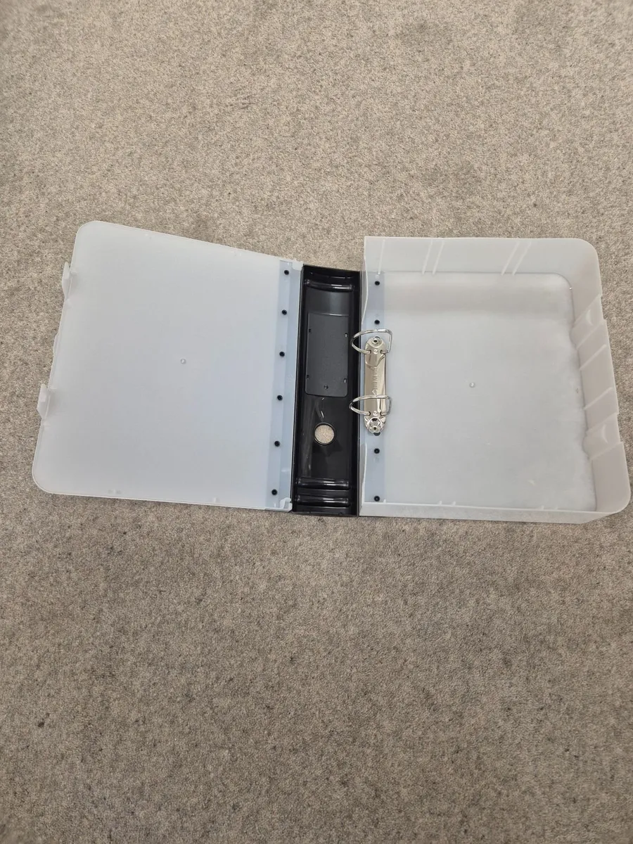 A4 Hard-Shell Ring Binder - Image 1