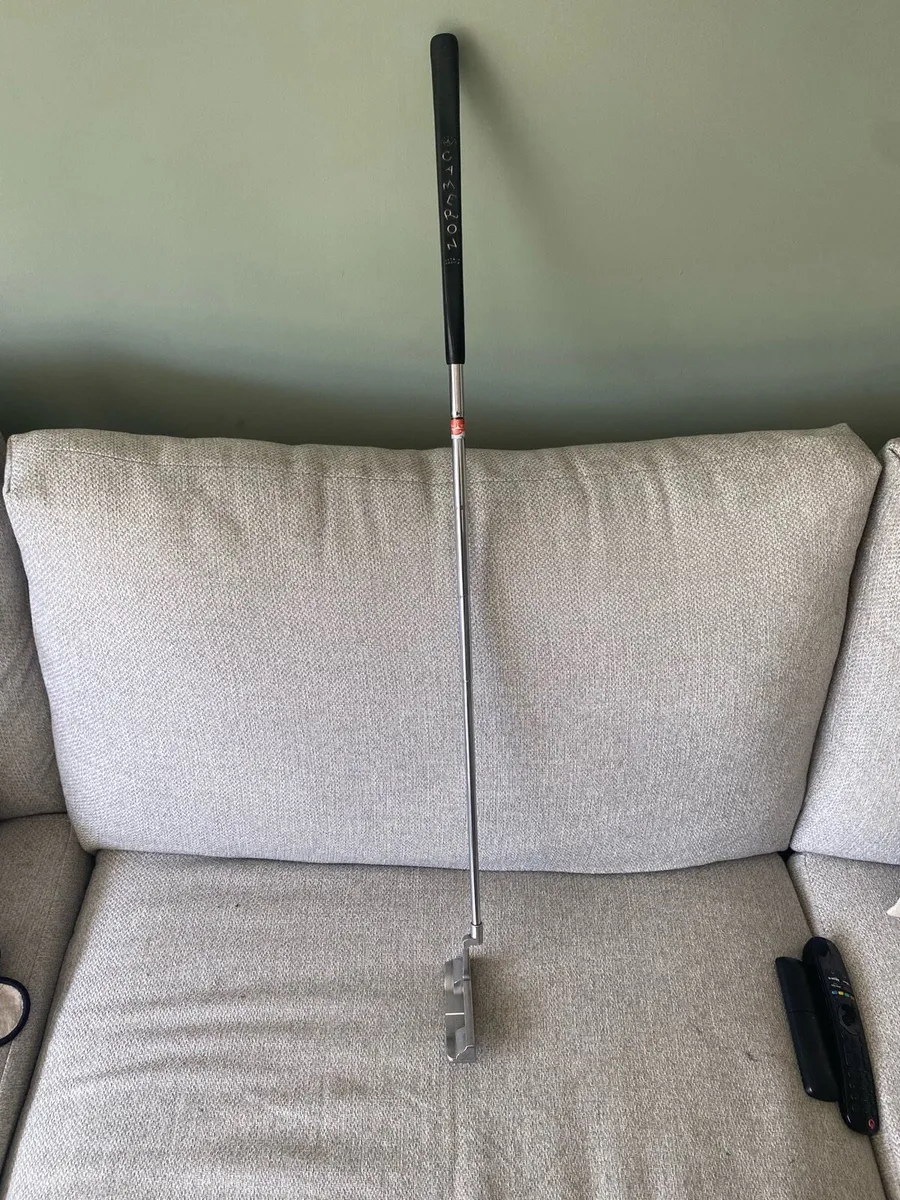 Scotty Cameron Newport 303 putter RH - Image 1