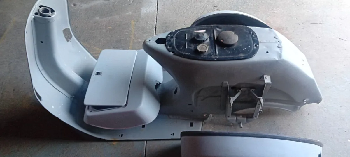 LML body panels - Image 4